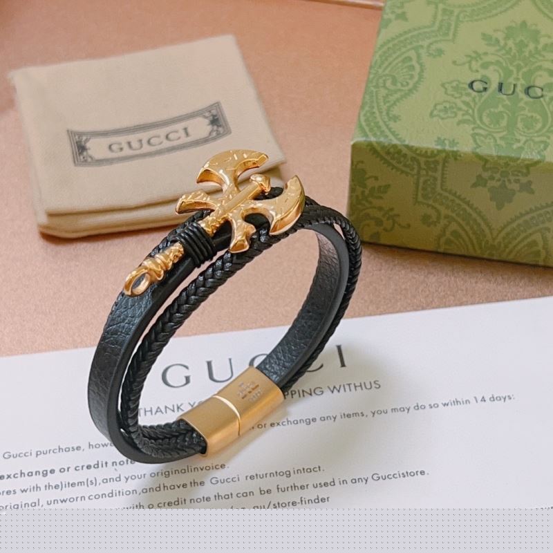 G*u*i bracelets